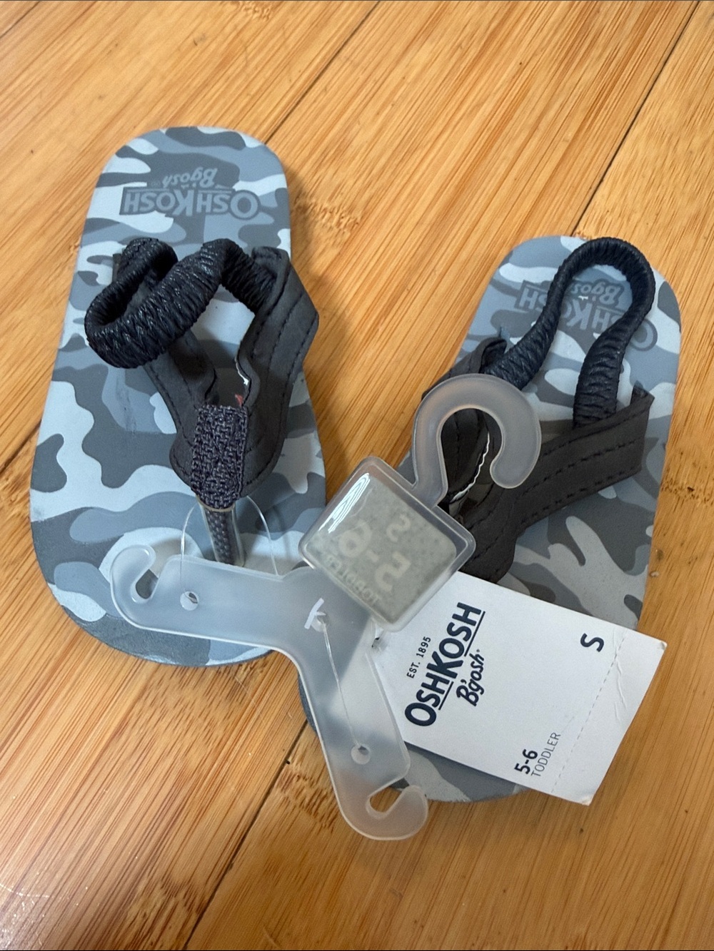 1 pair toddler flip flops size 5/6